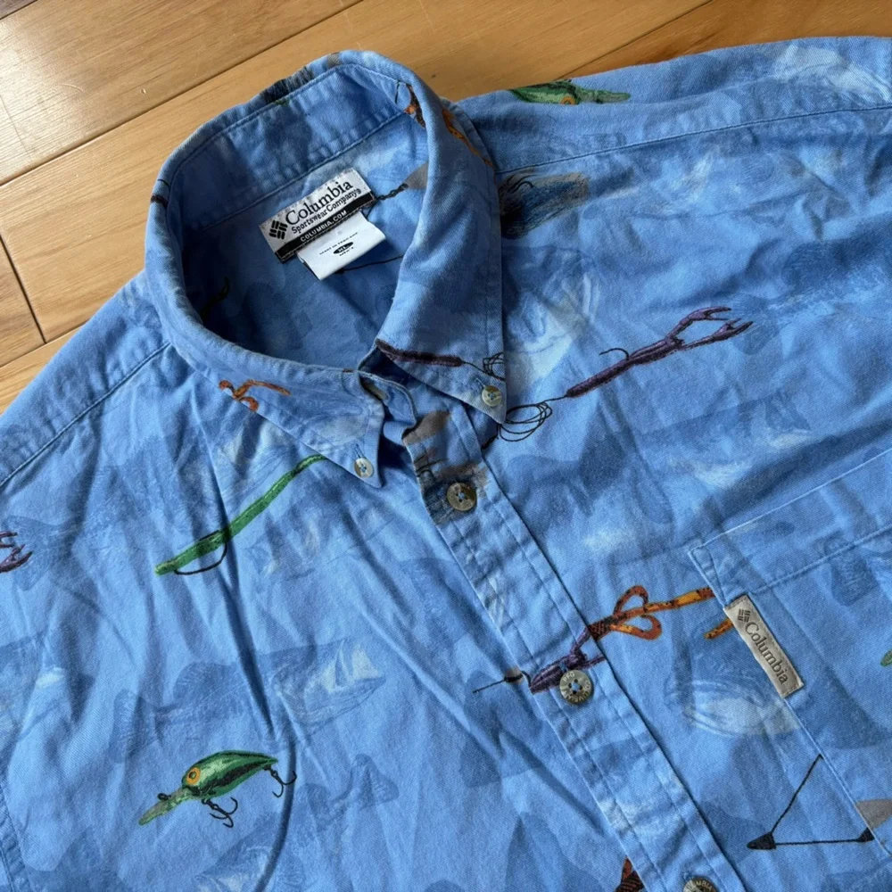 Columbia Fishing Lures Button Down Shirt Mens Sz XL Blue Short Sleeve